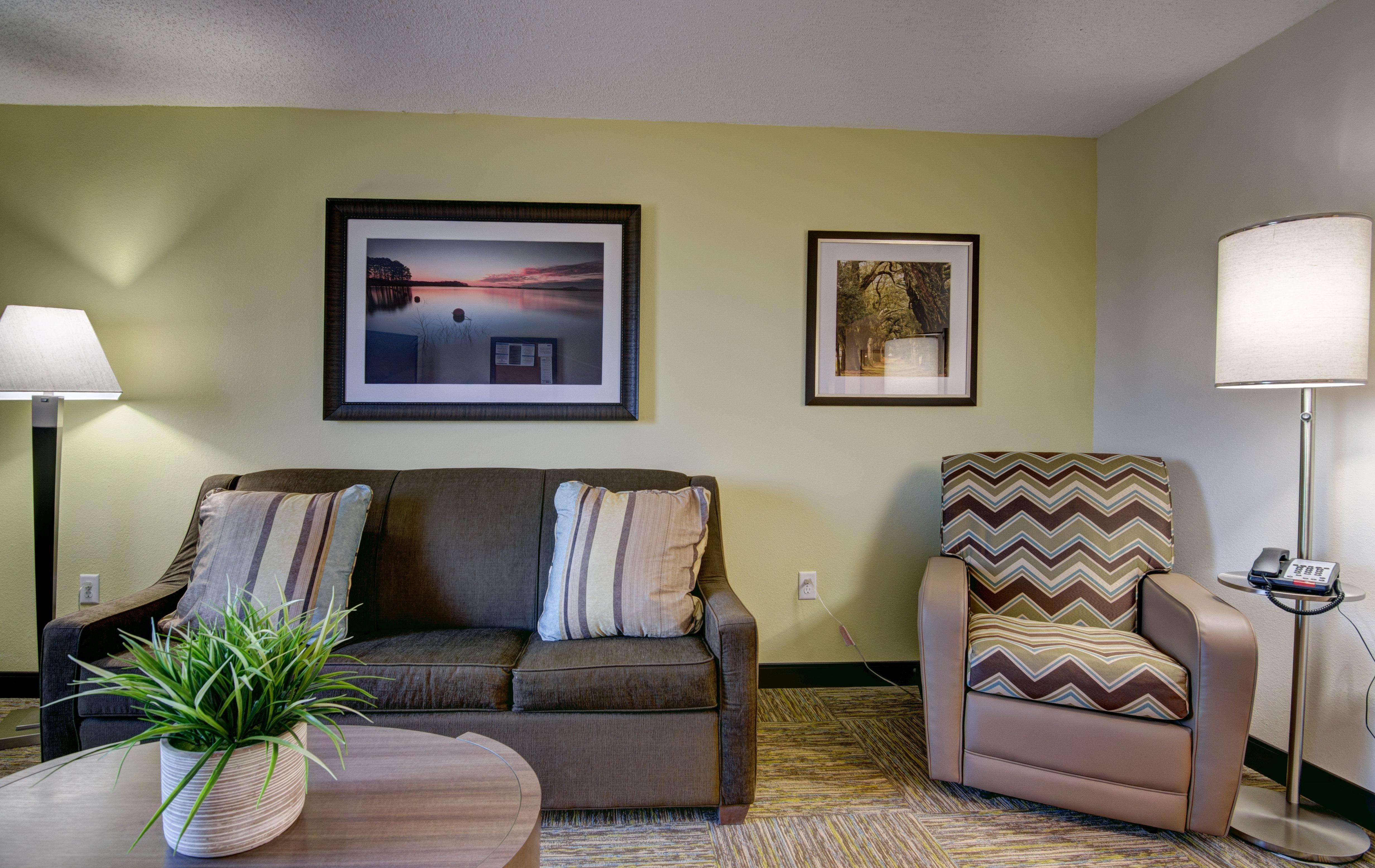 Candlewood Suites Richmond - West Broad By Ihg Dumbarton Exterior photo