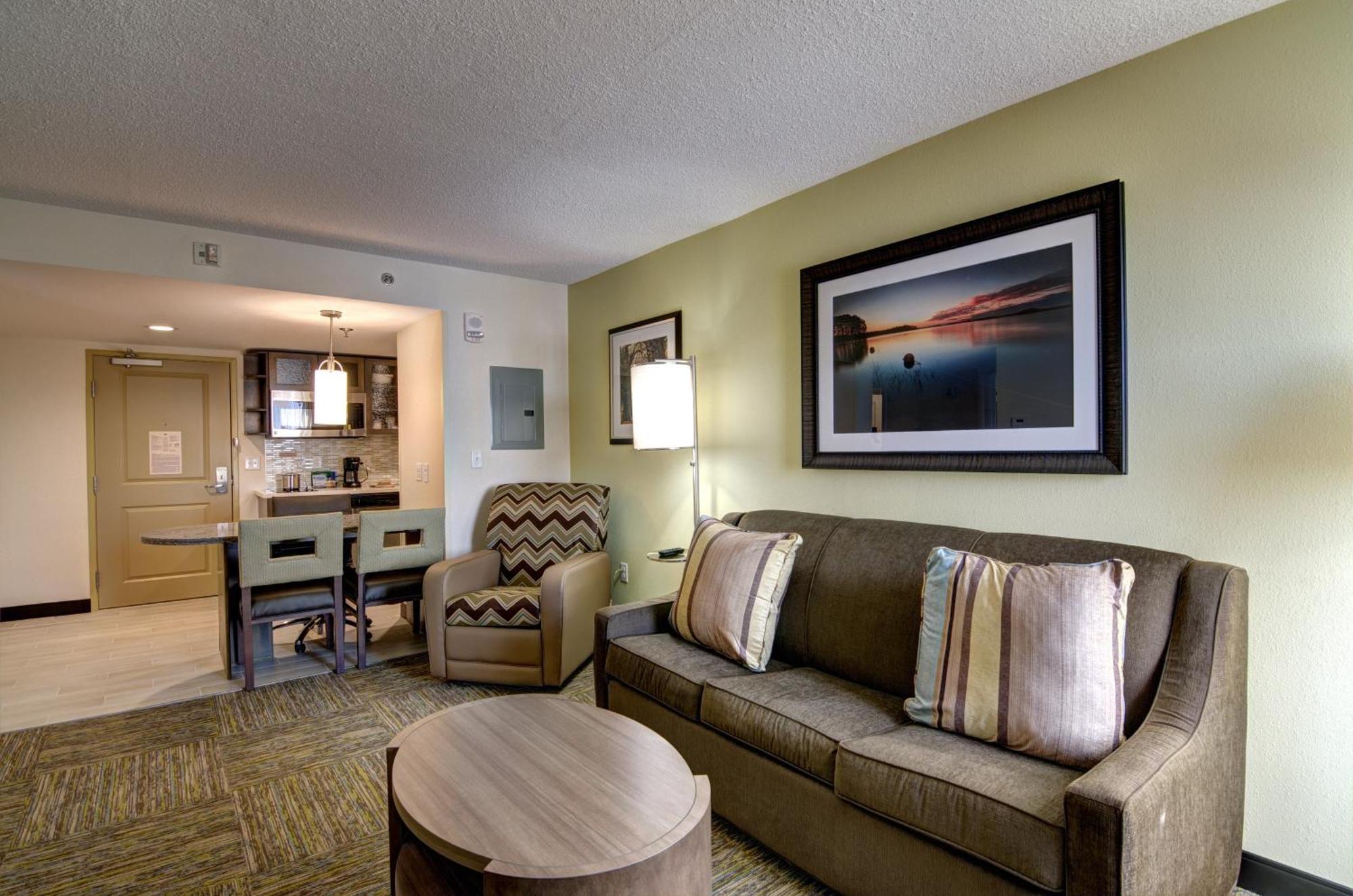 Candlewood Suites Richmond - West Broad By Ihg Dumbarton Exterior photo