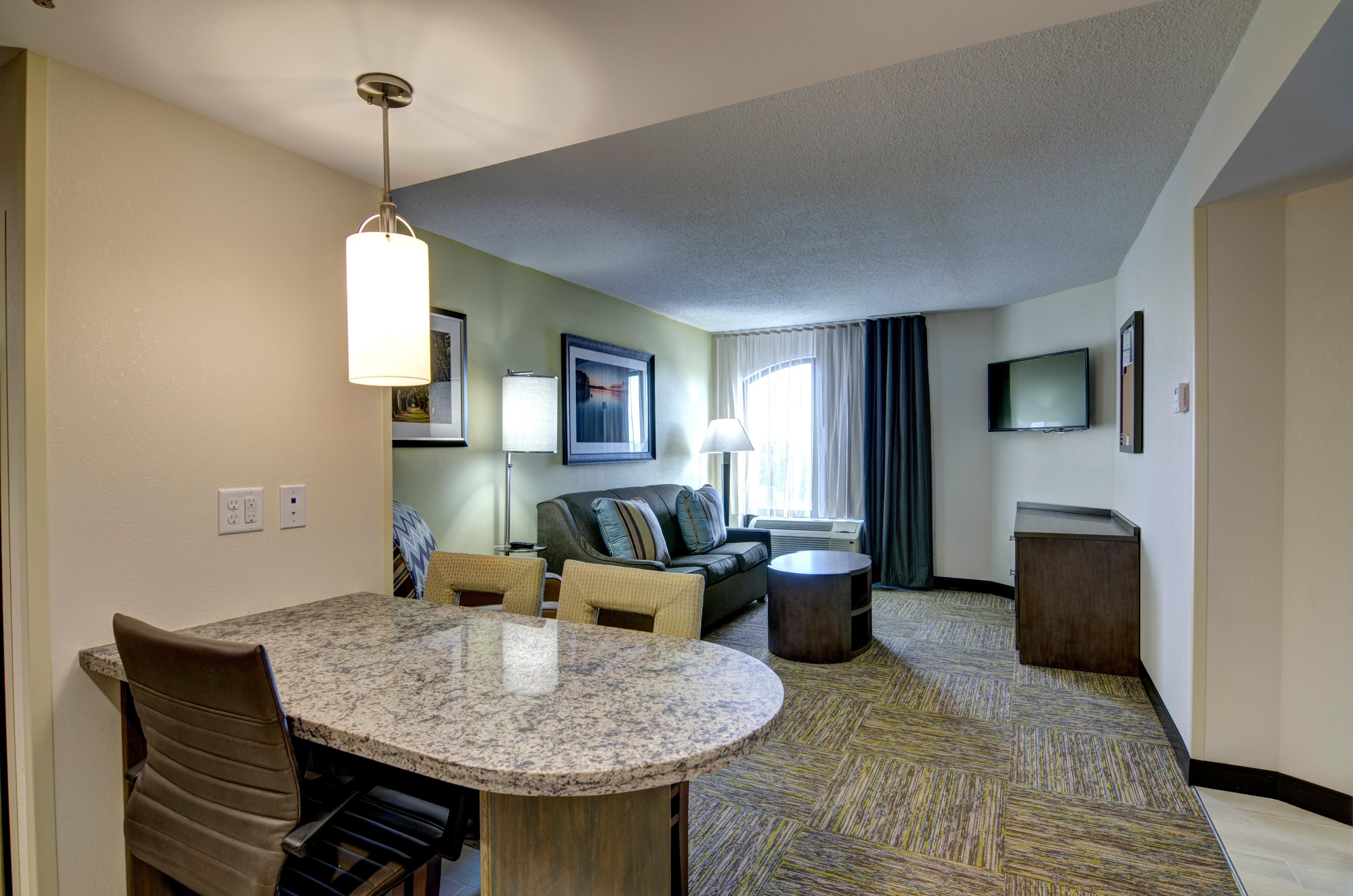 Candlewood Suites Richmond - West Broad By Ihg Dumbarton Exterior photo